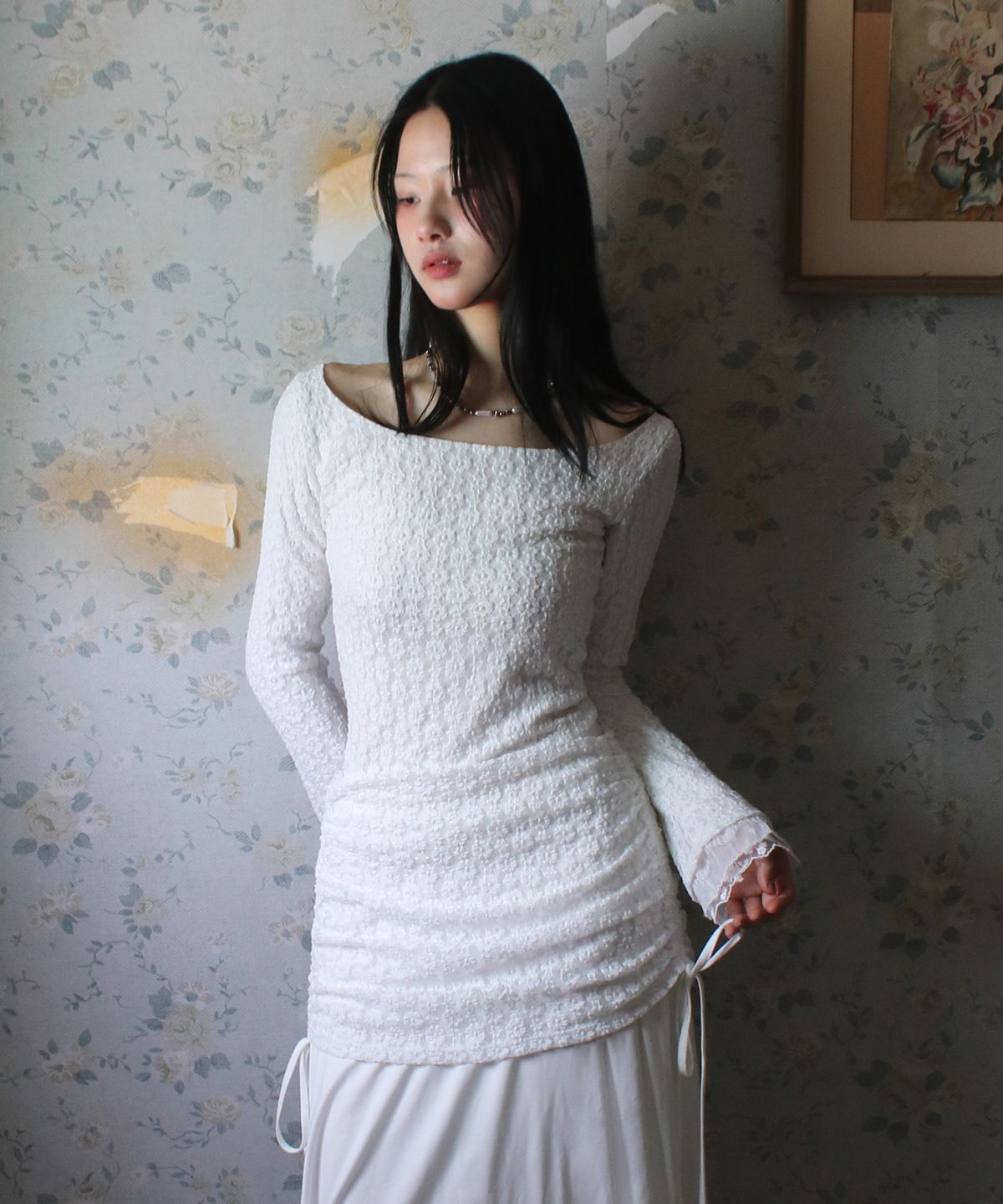 루바티(RUBATI) 알리나 앤틱 레이스 롱슬리브 티셔츠_아이보리