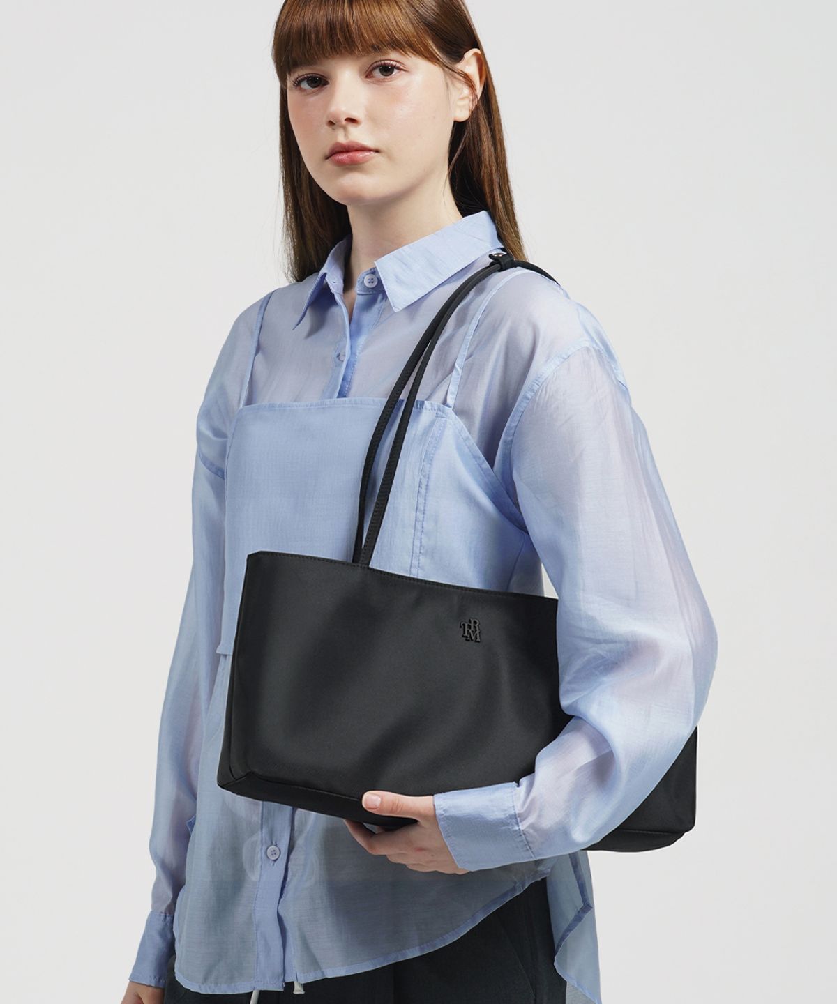 쓰리마인즈(TRM) TRM 리사이클 나일론 오블롱 쇼퍼백 T70W