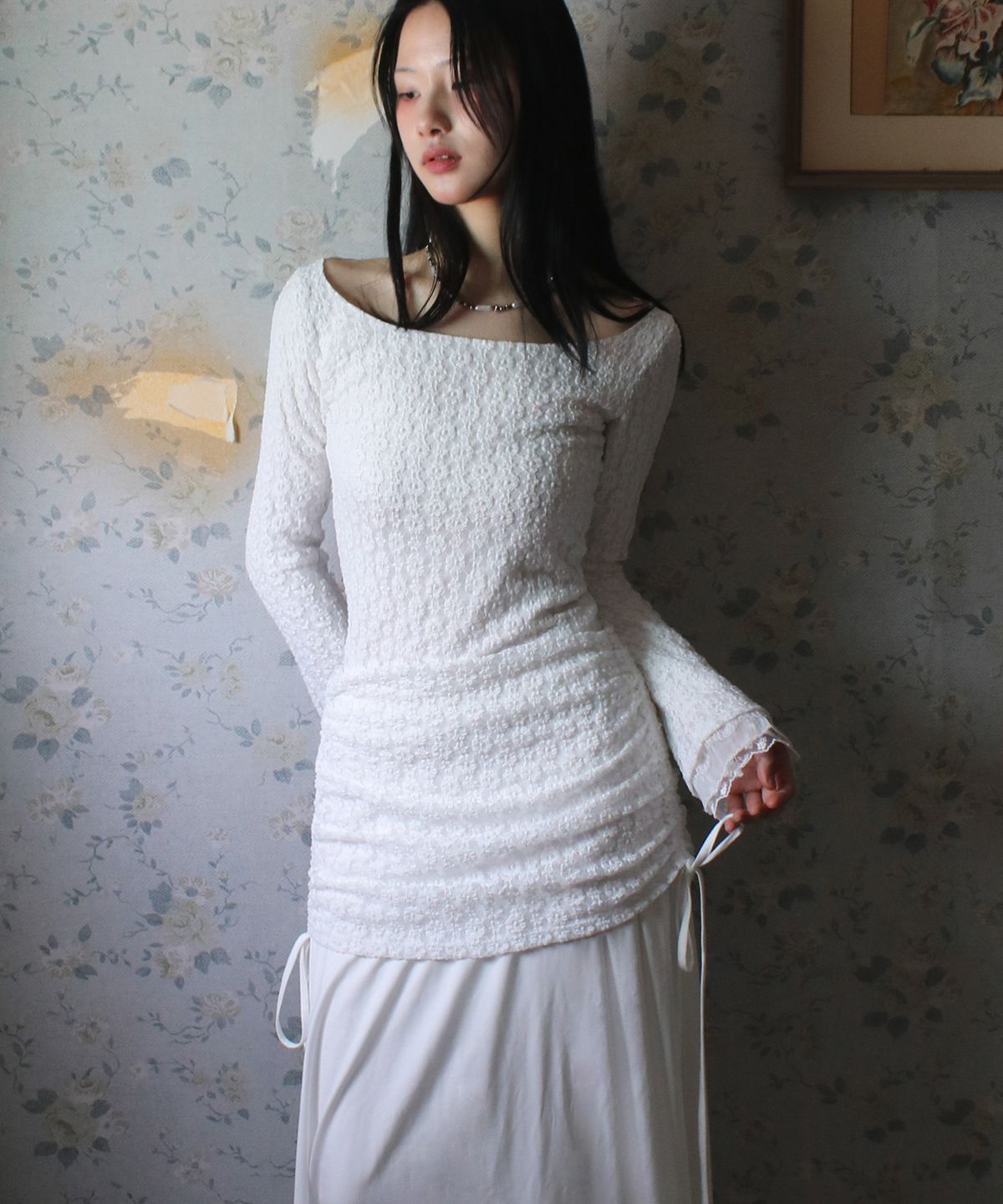 루바티(RUBATI) 알리나 앤틱 레이스 셔링 맥시 스커트_아이보리