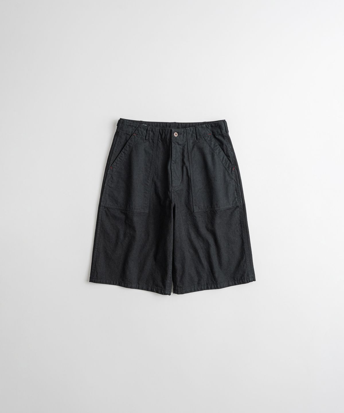 비헤비어(BEHEAVYER) DYED CANVAS FATIGUE 1/2 PANTS black
