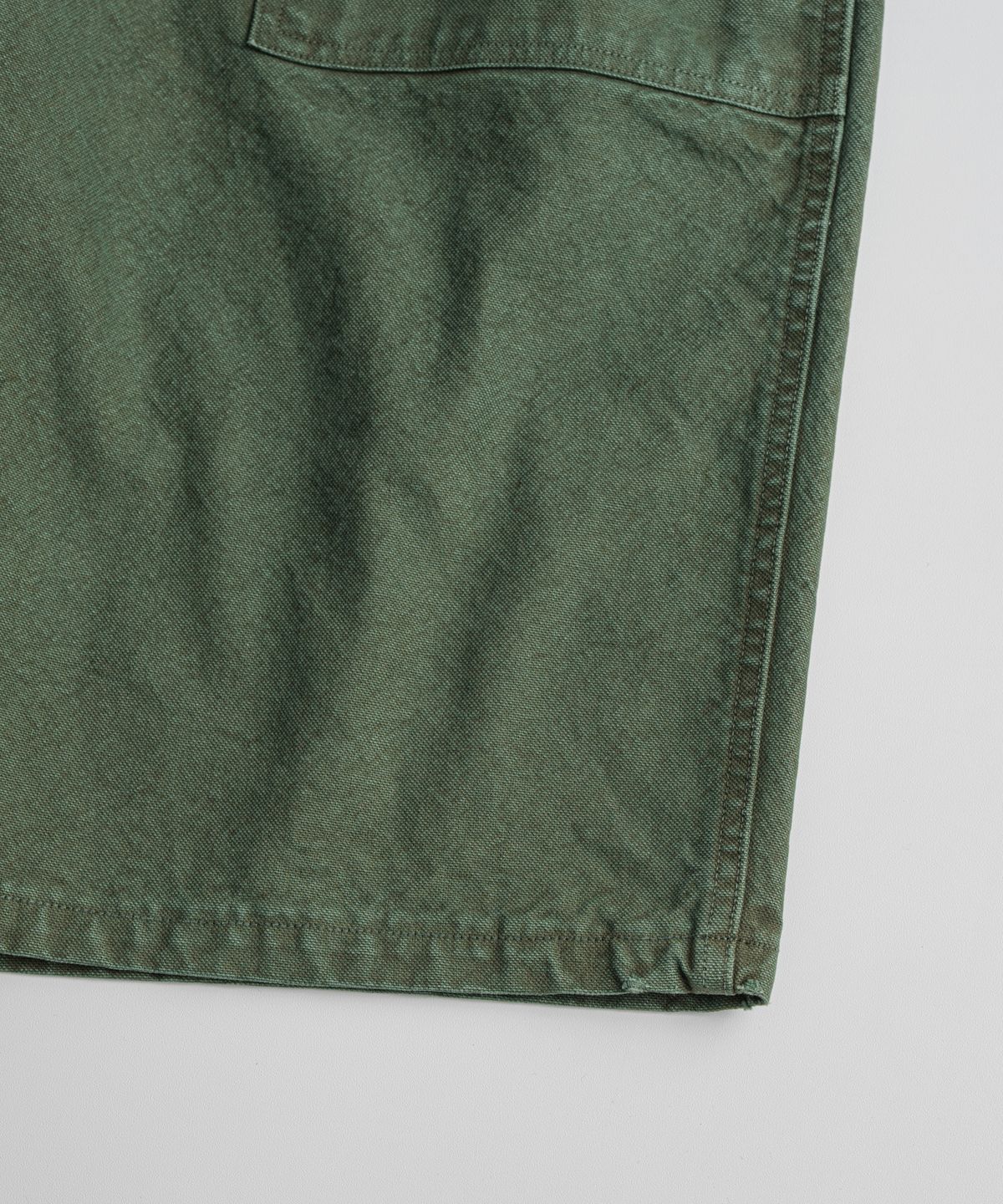 비헤비어(BEHEAVYER) DYED CANVAS FATIGUE 1/2 PANTS olive