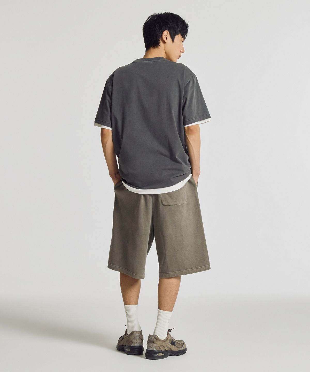뉴발란스(NEW BALANCE) NBNVG21533 / UNI 에센셜 6부 쇼츠 (BROWN)