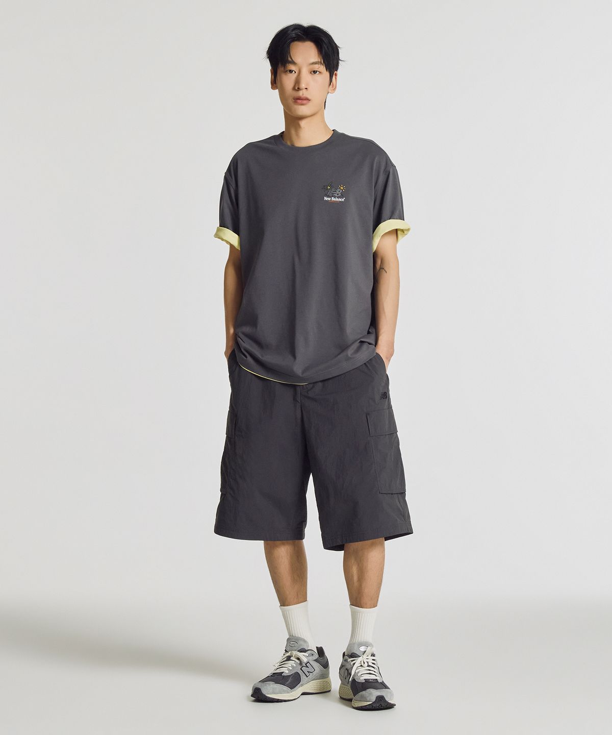 뉴발란스(NEW BALANCE) NBNVG21513 / UNI FROZEN 코튼라이크 카고 6부 버뮤다 쇼츠 (CHARCOAL)