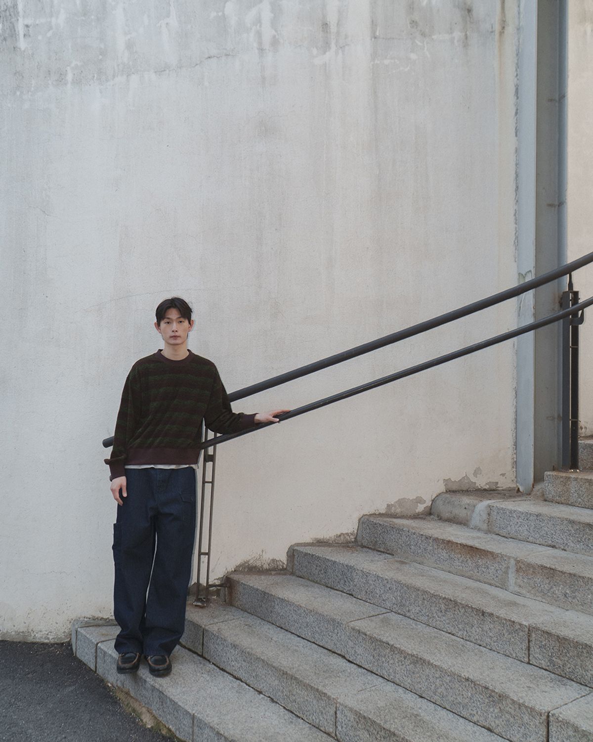 사일런트실러블(SILENTSYLLABLE) Grain stripe pullover knit / Brown