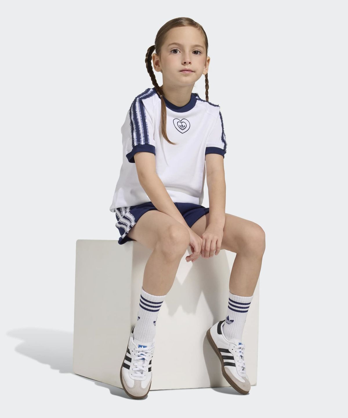 아디다스 키즈(ADIDAS KIDS) 아디다스 X 디즈니 쇼츠 티셔츠 세트 키즈 - 화이트 / KE0699