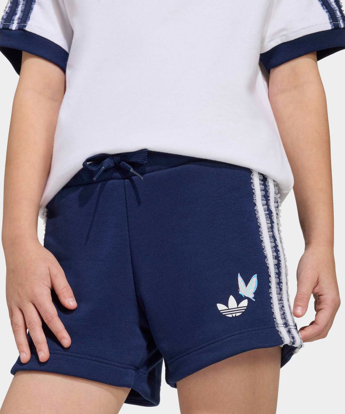 아디다스 키즈(ADIDAS KIDS) 아디다스 X 디즈니 쇼츠 티셔츠 세트 키즈 - 화이트 / KE0699