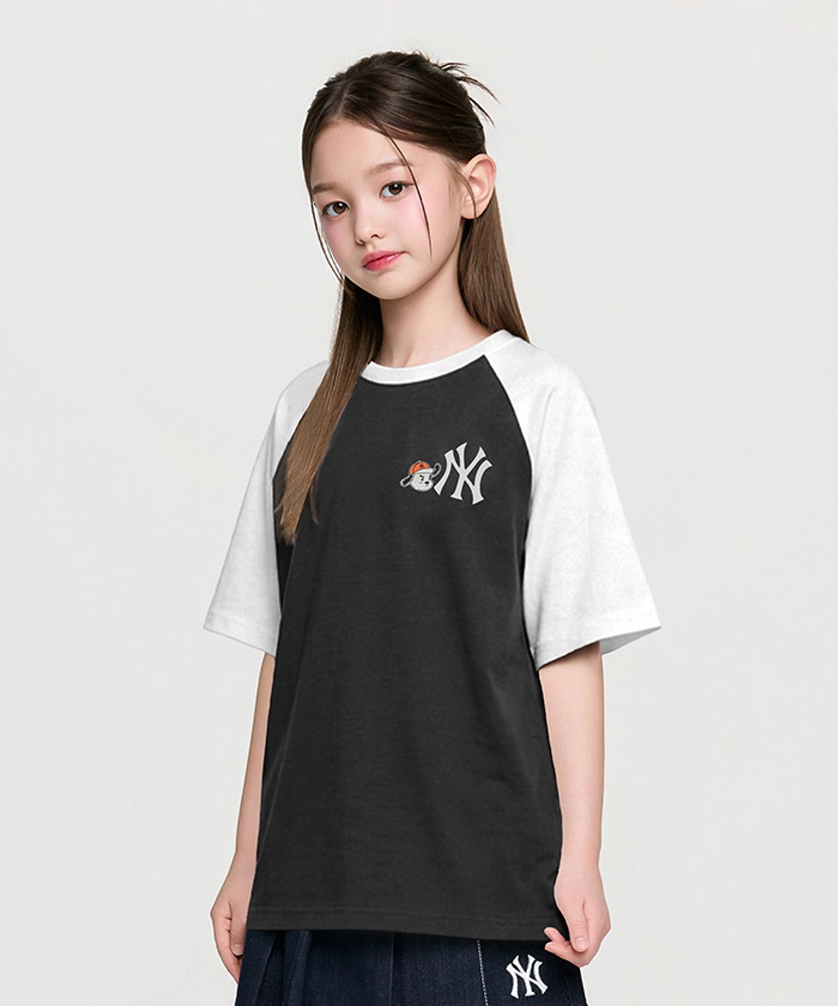 엠엘비 키즈(MLB KIDS) 스트릿 바크&바니 배색 라글란 티셔츠 NY (Charcoal Grey)