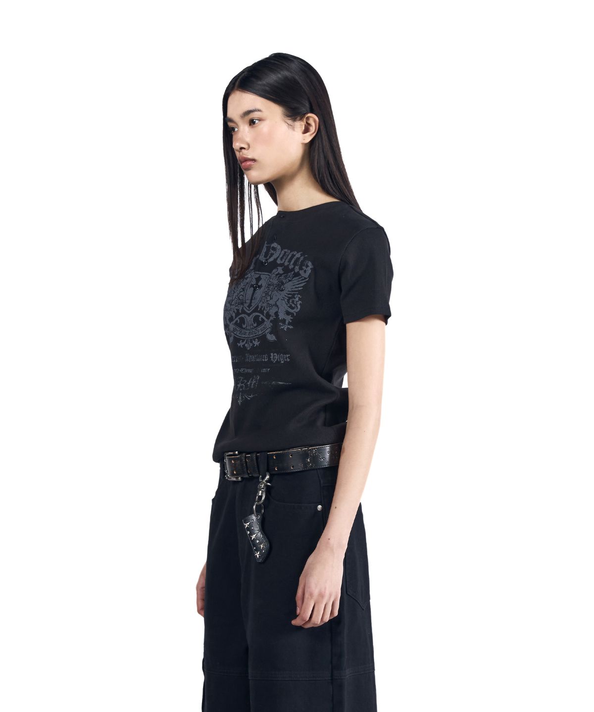아캄(AAKAM) Shield Henry Neck Half Top (Black)