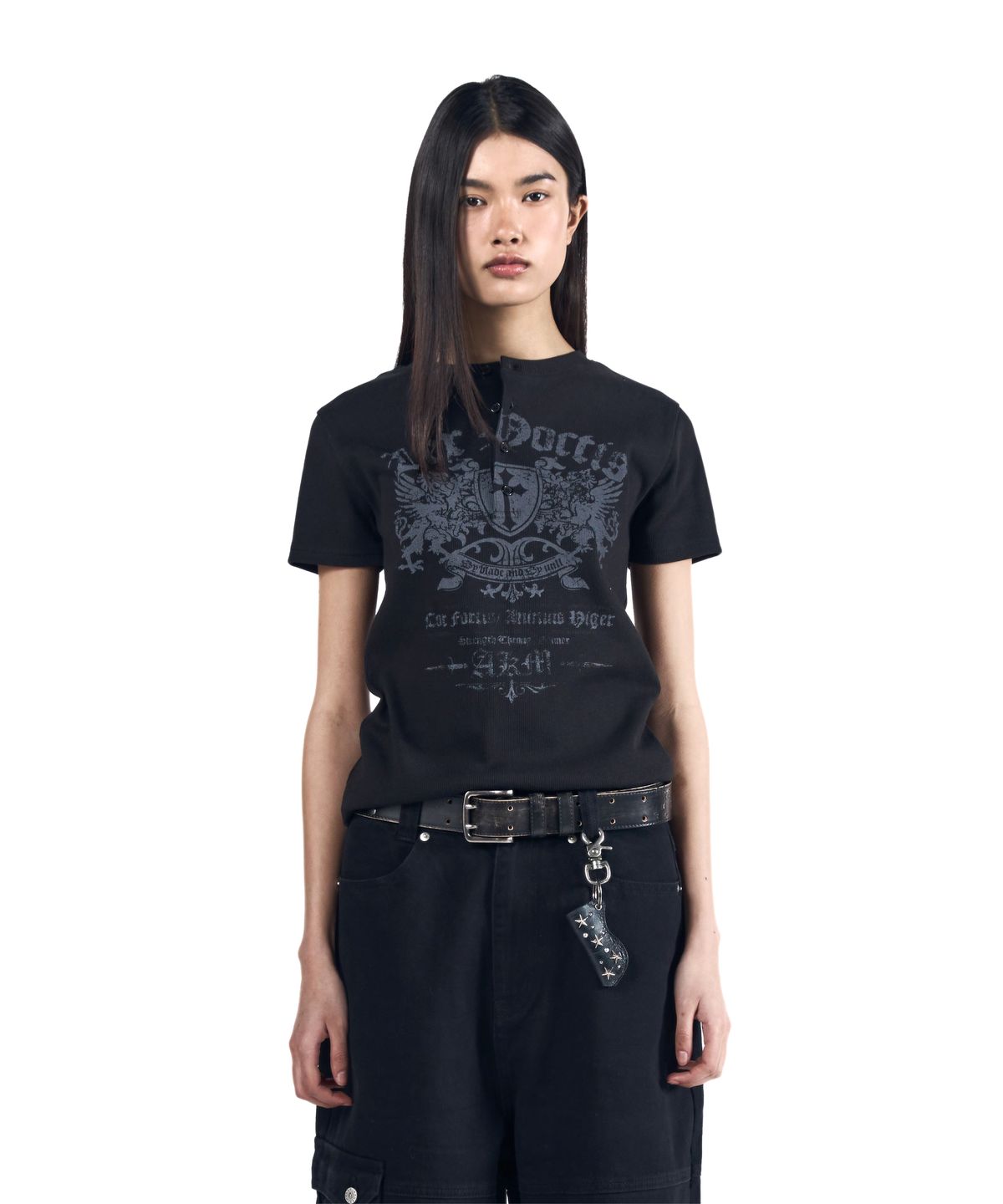 아캄(AAKAM) Shield Henry Neck Half Top (Black)