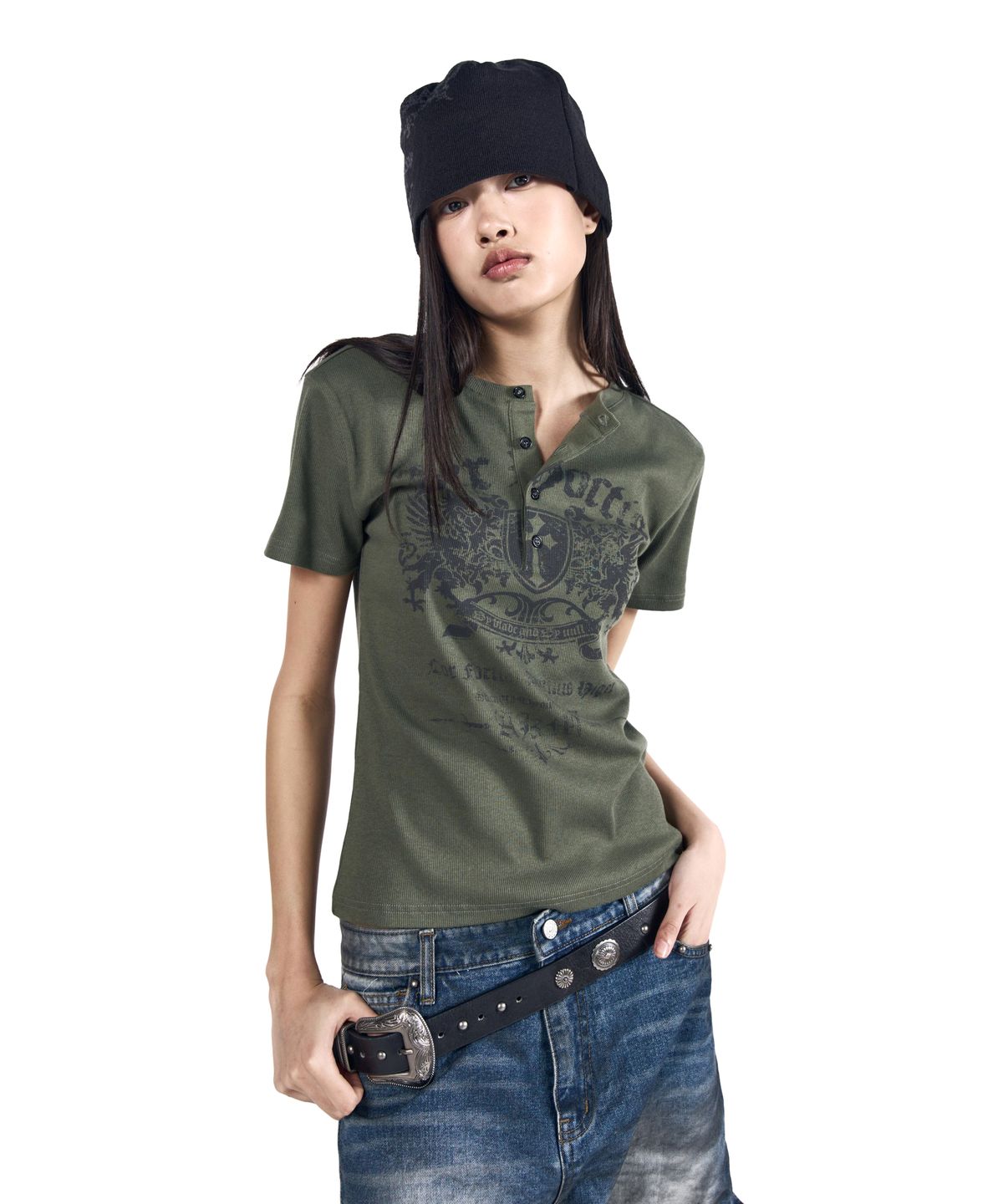 아캄(AAKAM) Shield Henry Neck Half Top (Khaki)