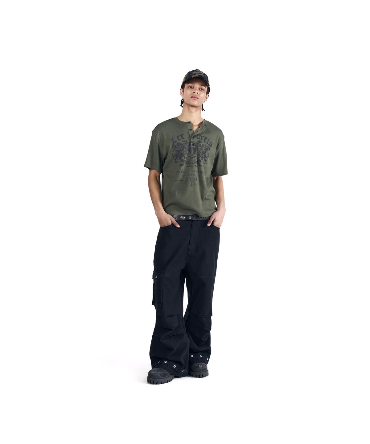 아캄(AAKAM) Shield Henry Neck Half Top (Khaki)