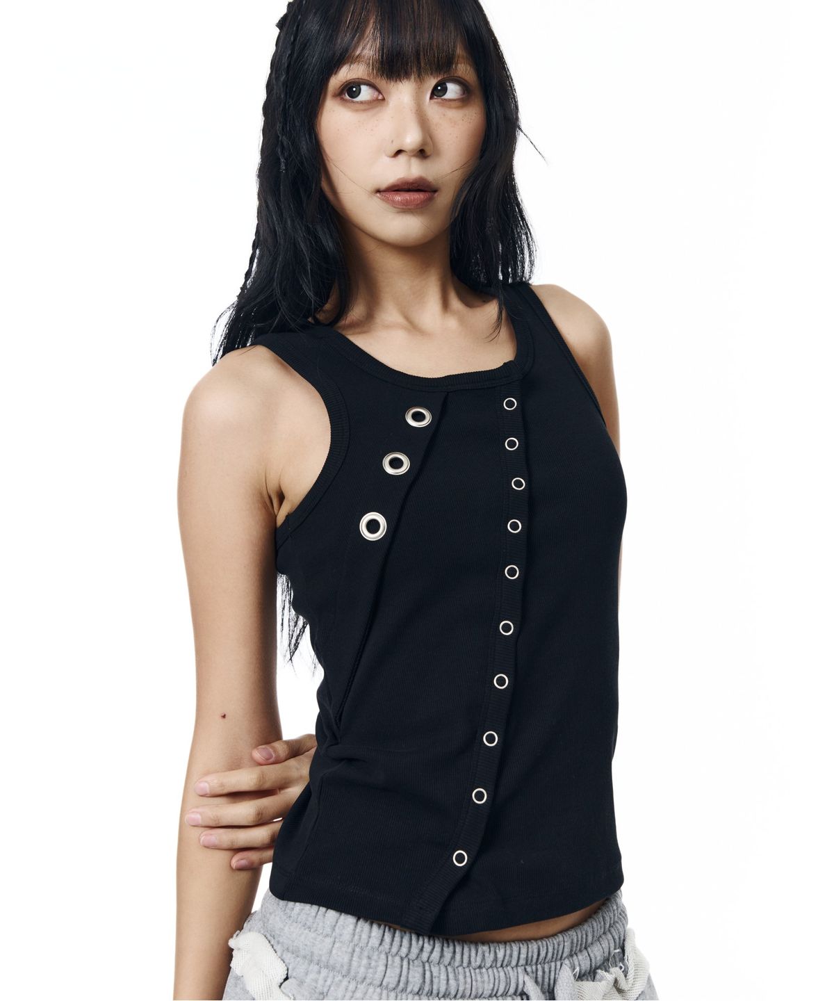 아캄(AAKAM) Oblique Snap Sleeveless (Black)