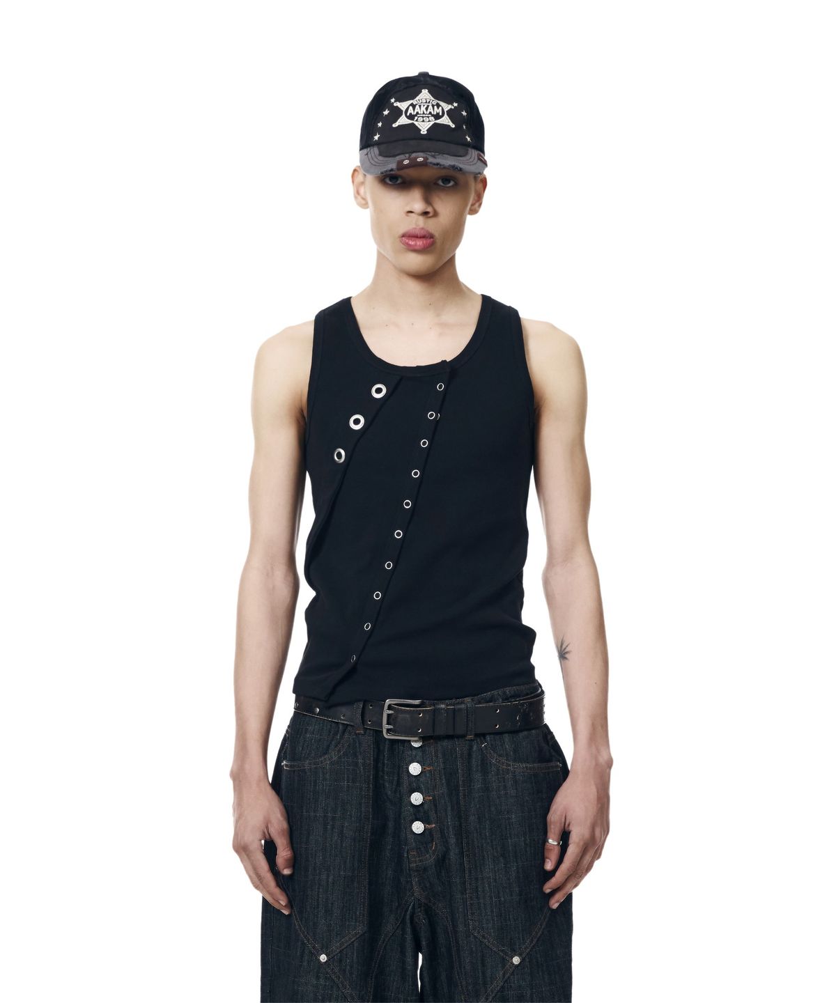 아캄(AAKAM) Oblique Snap Sleeveless (Black)
