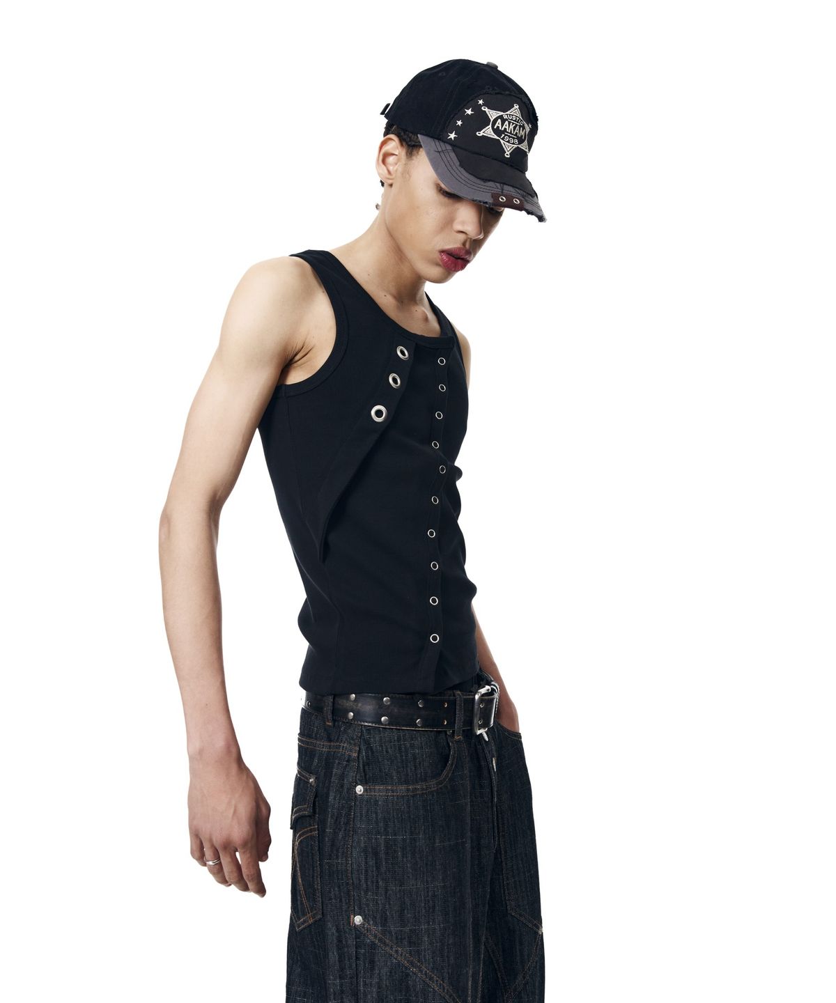 아캄(AAKAM) Oblique Snap Sleeveless (Black)
