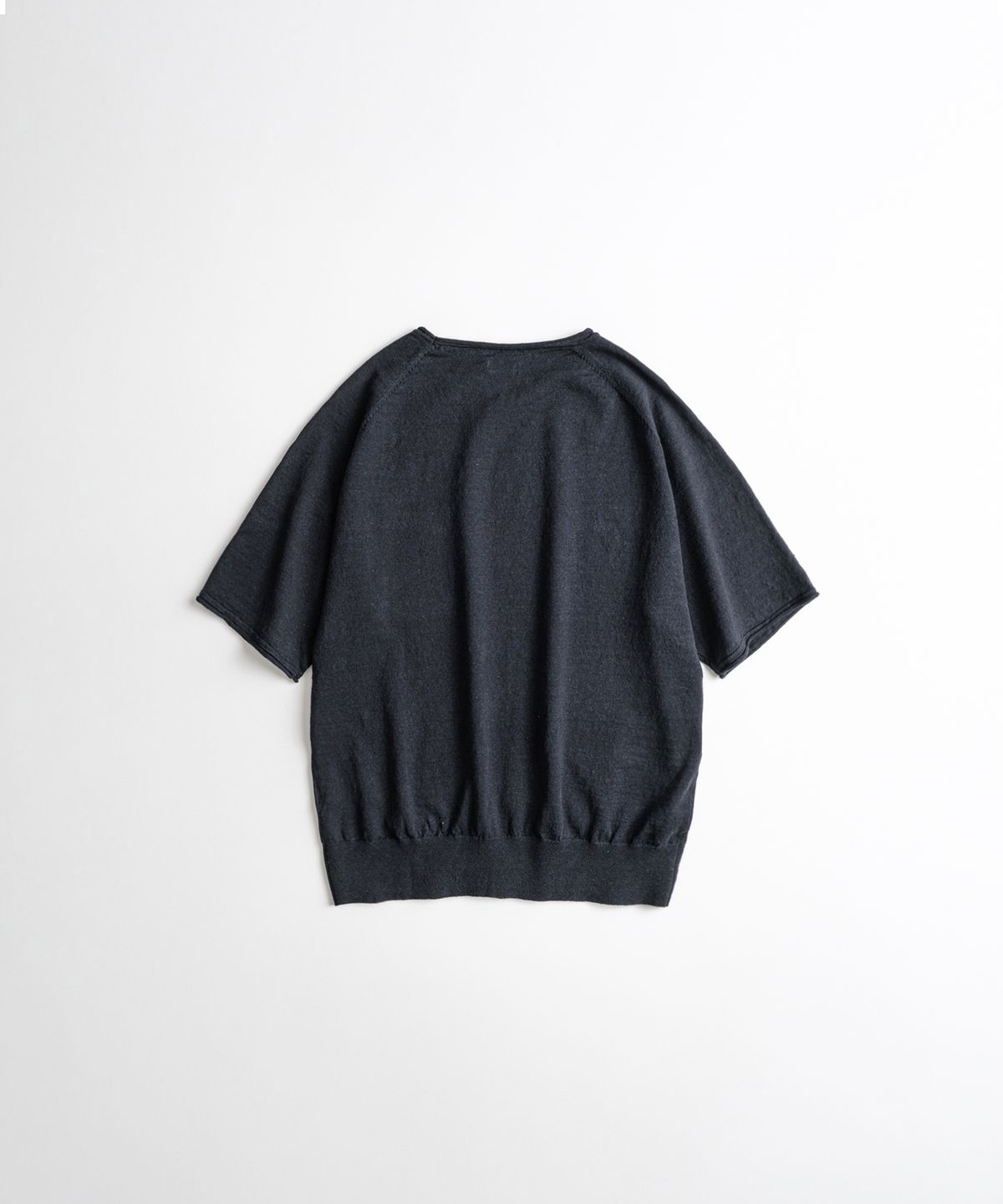 비헤비어(BEHEAVYER) EUROPEAN FLAX™ LINEN ROLL NECK 1/2 KNIT ink navy