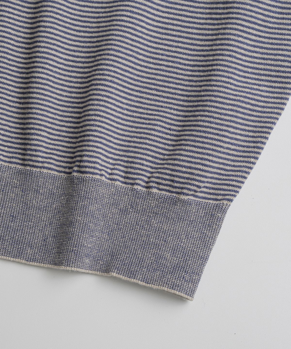 비헤비어(BEHEAVYER) EUROPEAN FLAX™ LINEN ROLL NECK 1/2 KNIT greige/purple
