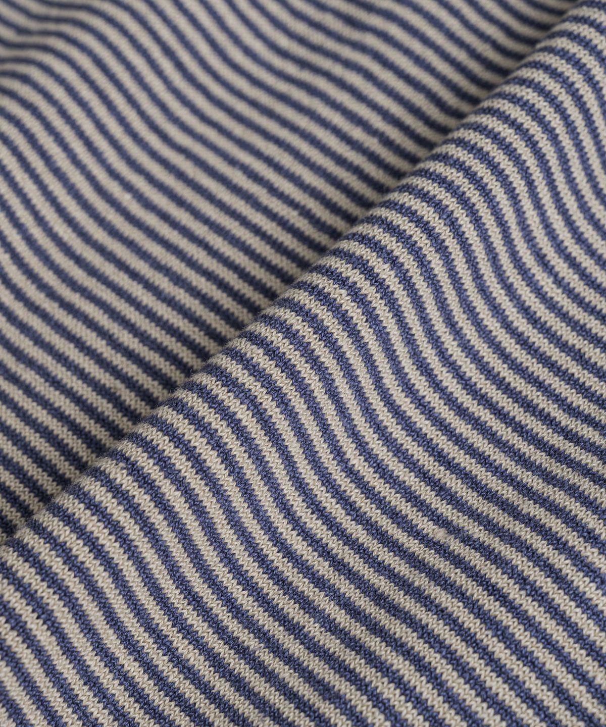 비헤비어(BEHEAVYER) EUROPEAN FLAX™ LINEN ROLL NECK 1/2 KNIT greige/purple