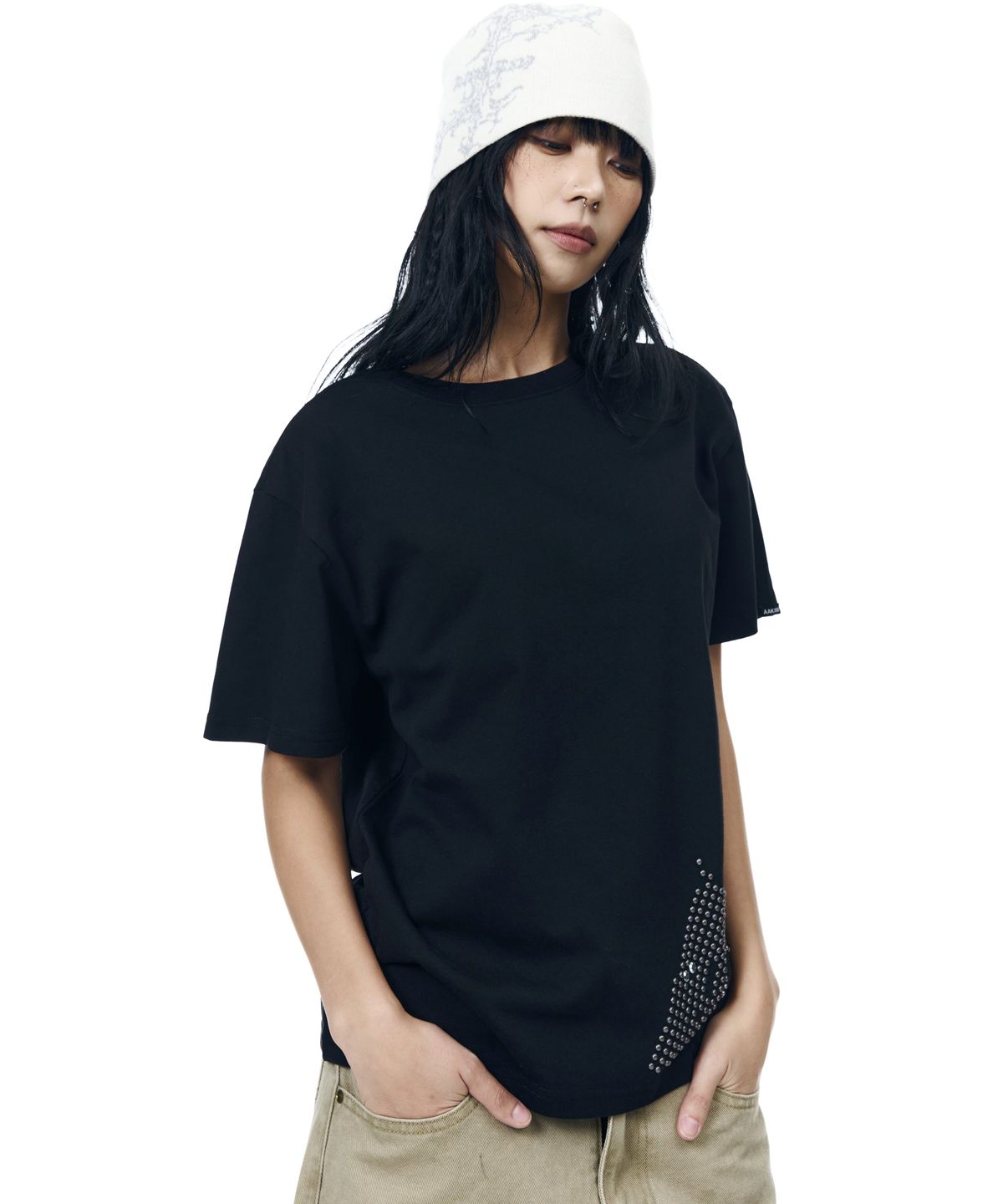 아캄(AAKAM) Studded Pistol Half Top (Black)