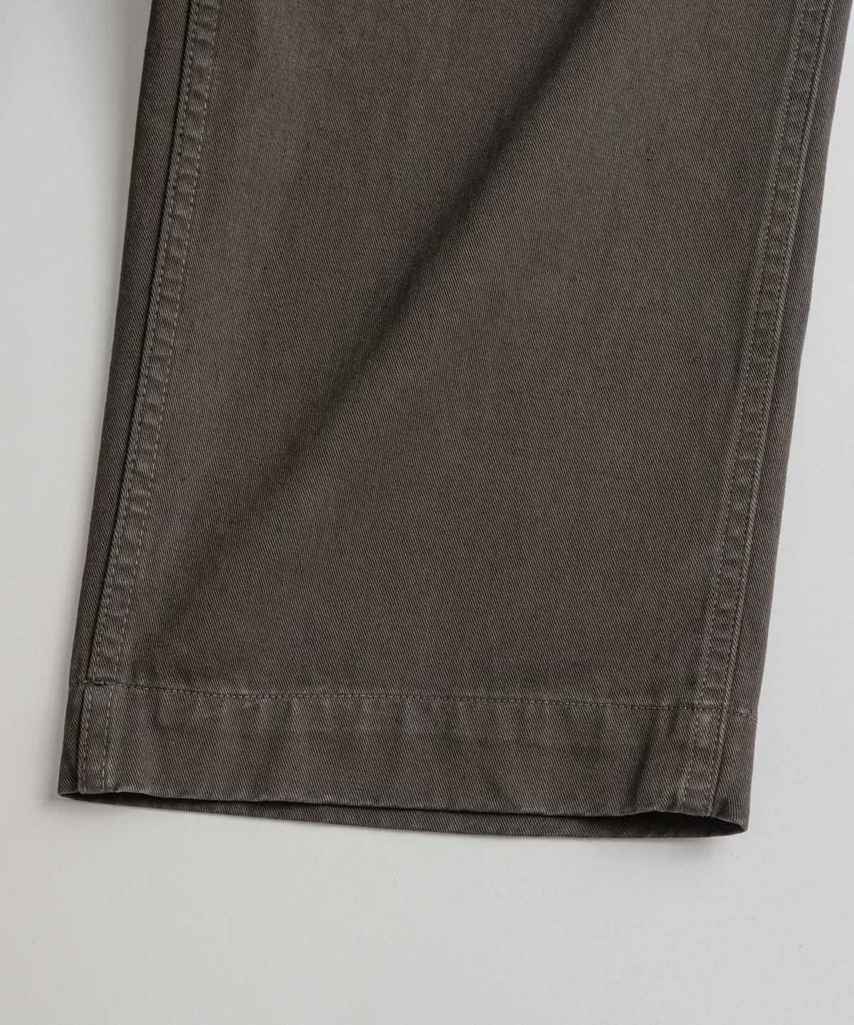 비헤비어(BEHEAVYER) USED 1942 CHINO TROUSERS d.brown