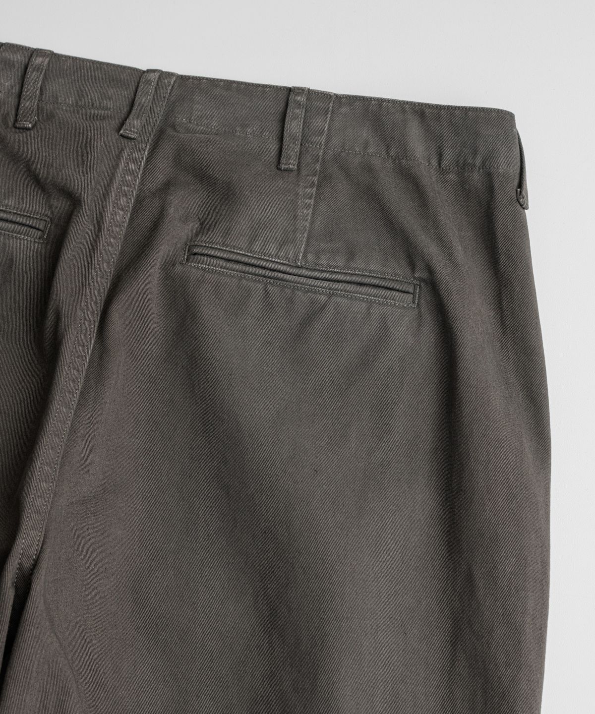 비헤비어(BEHEAVYER) USED 1942 CHINO TROUSERS d.brown