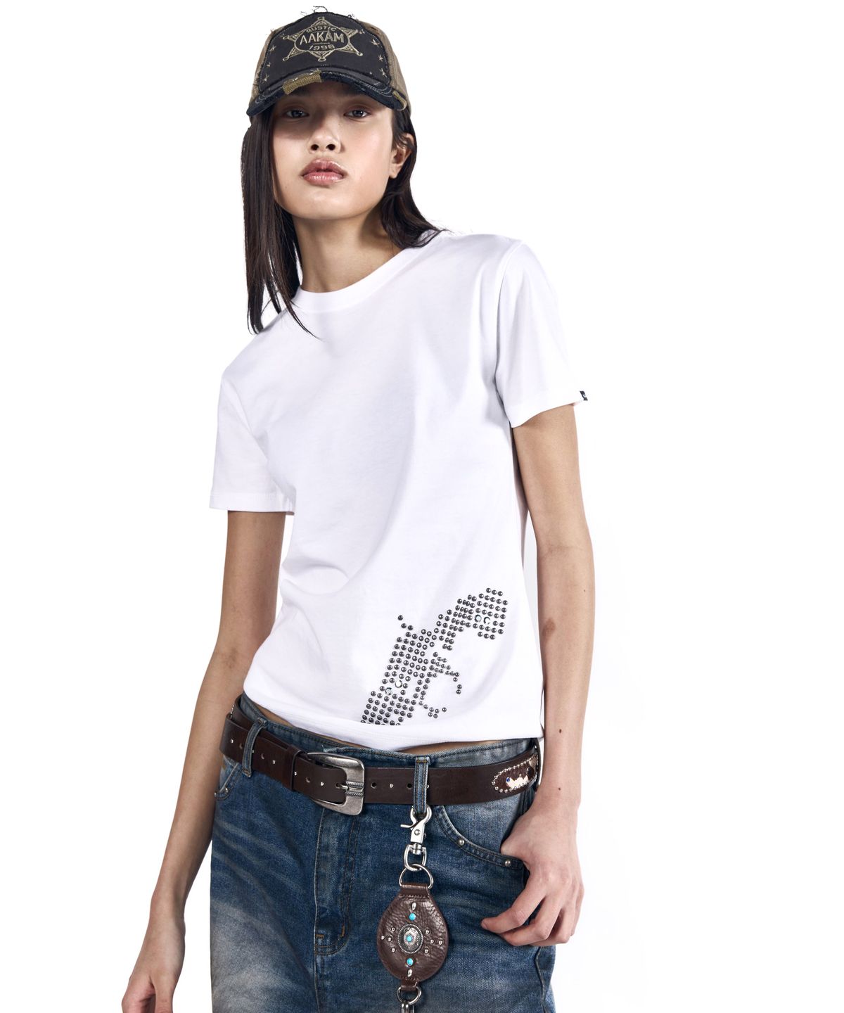 아캄(AAKAM) Studded Pistol Half Top (White)