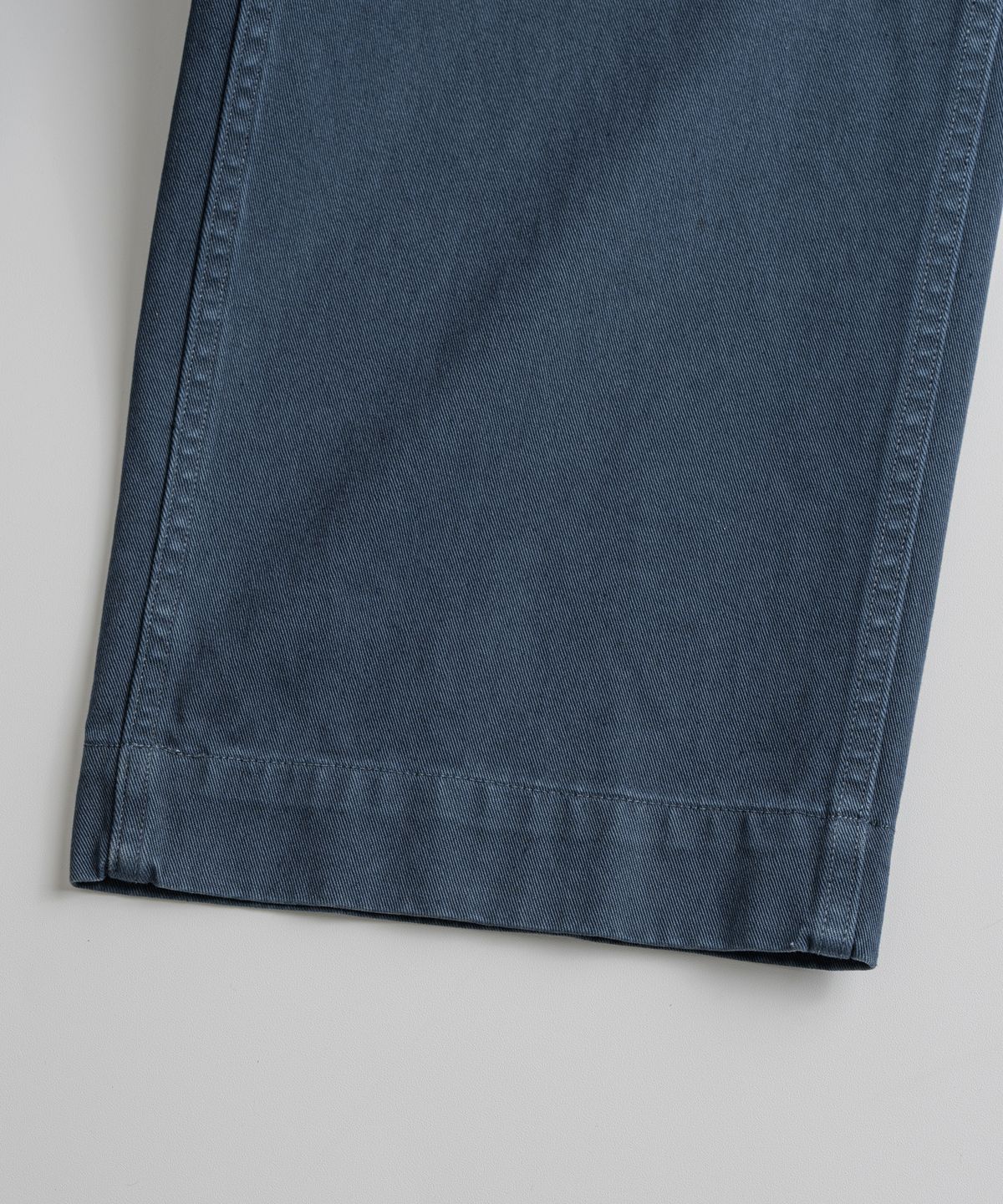 비헤비어(BEHEAVYER) USED 1942 CHINO TROUSERS navy