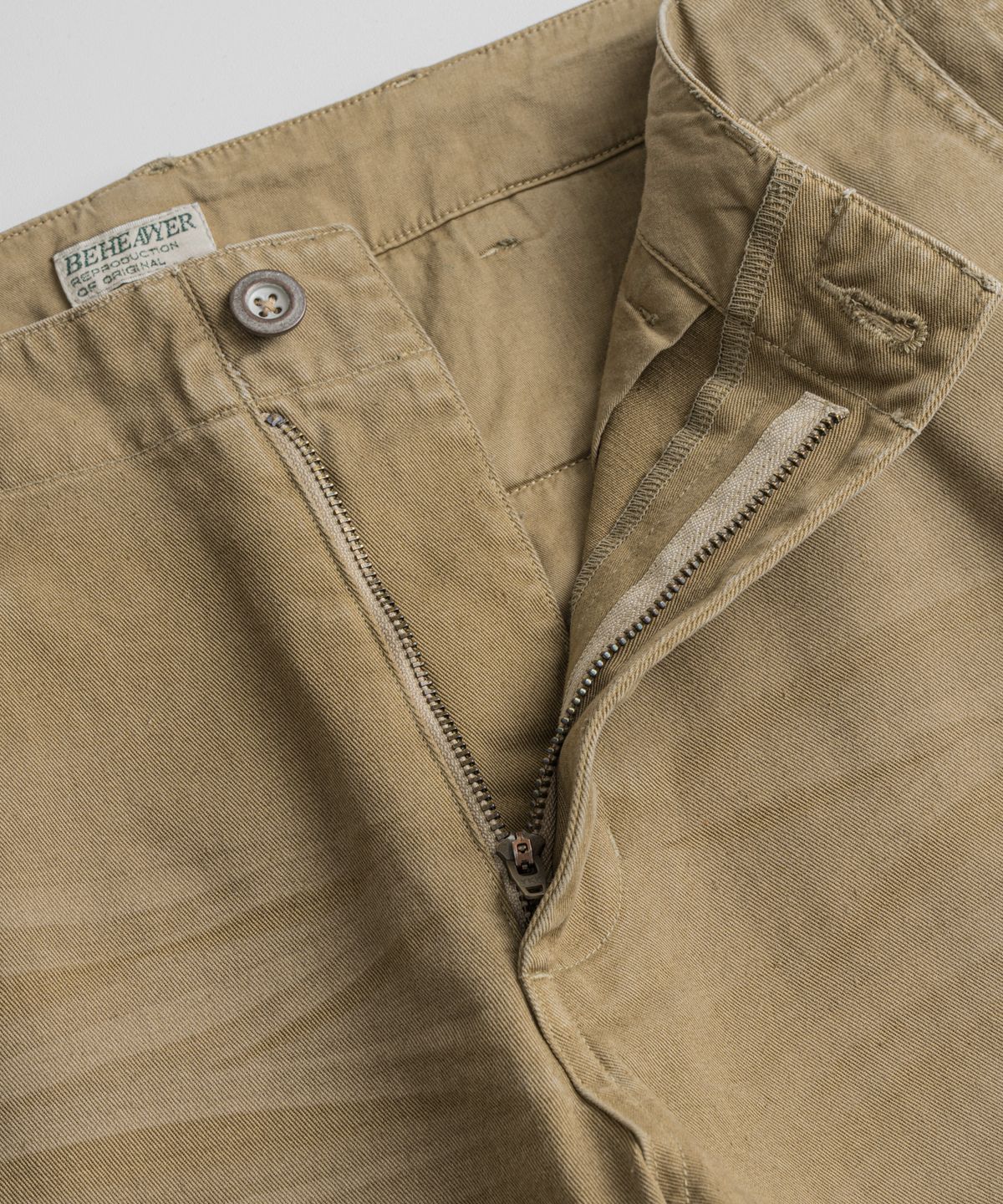 비헤비어(BEHEAVYER) USED 1942 CHINO TROUSERS sand