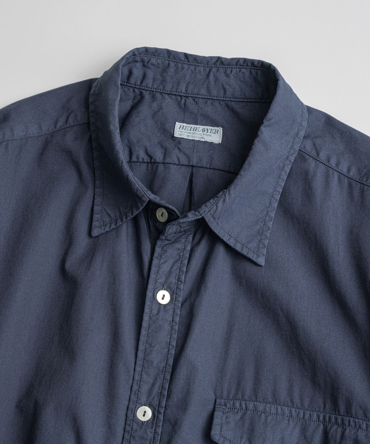 비헤비어(BEHEAVYER) DYED POPLIN CLASSIC SHIRTS d.navy