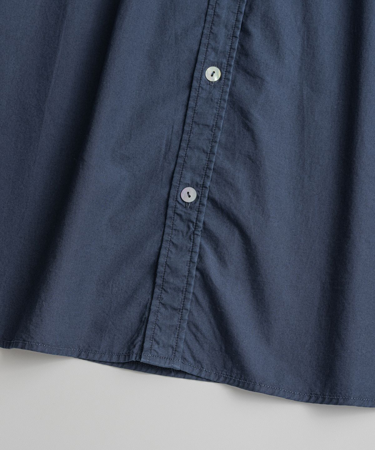 비헤비어(BEHEAVYER) DYED POPLIN CLASSIC SHIRTS d.navy