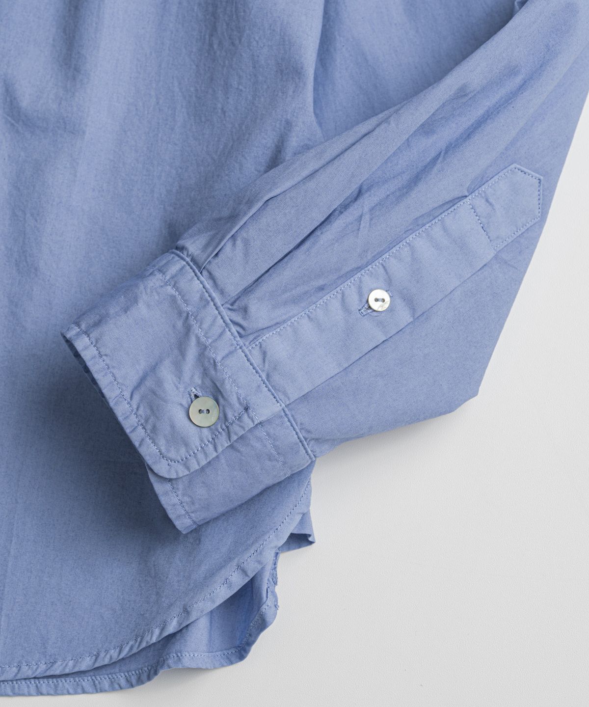 비헤비어(BEHEAVYER) DYED POPLIN CLASSIC SHIRTS sax
