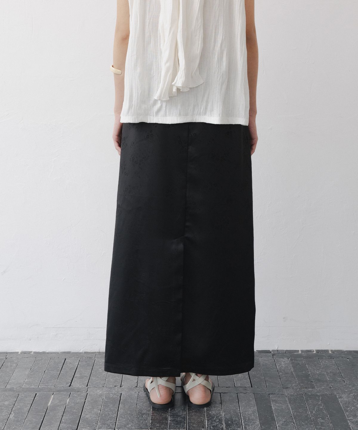 애프터글로울(AFTERGLOWOOL) Silky Drawstring Maxi Skirt-Black