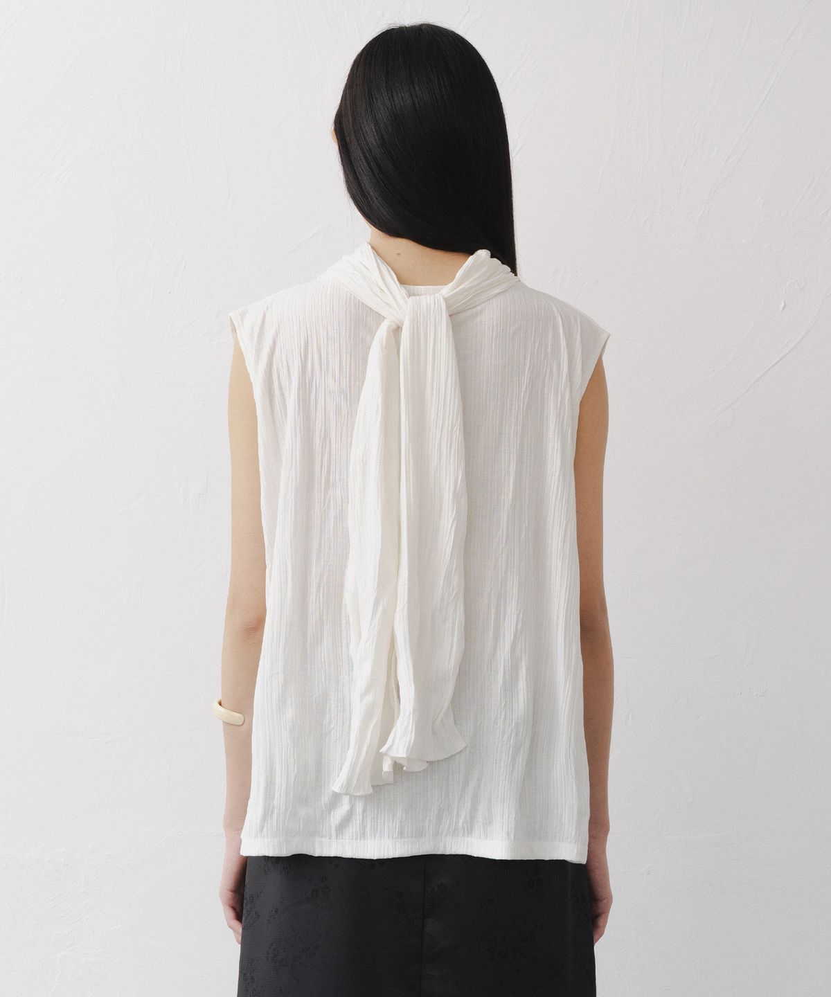 애프터글로울(AFTERGLOWOOL) Pleats Scarf Two Way Top-White