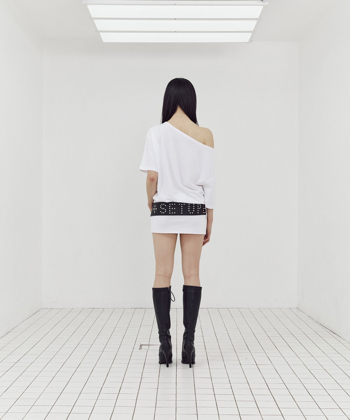 셋업이엑스이(SETUP-EXE) LOGO ONE SHOULDER OPS / WHITE