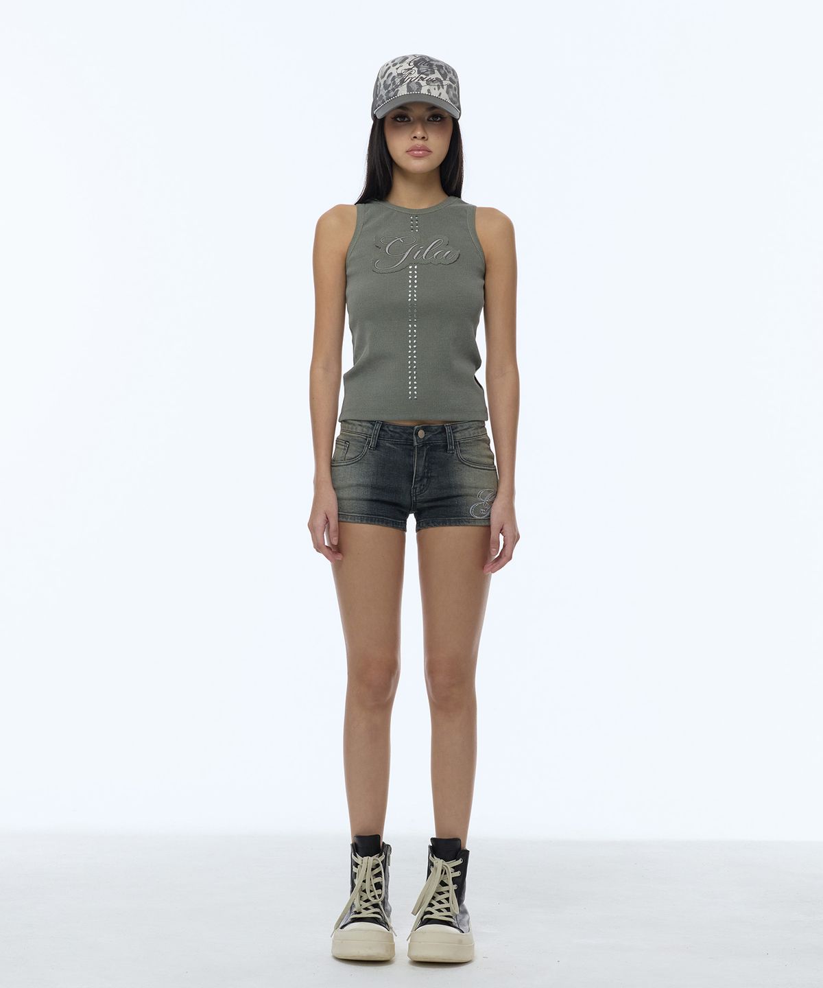 길라아카이브(GILAARCHIVE) STUD PATCH LOGO DYED SLEEVELESS_KHAKI