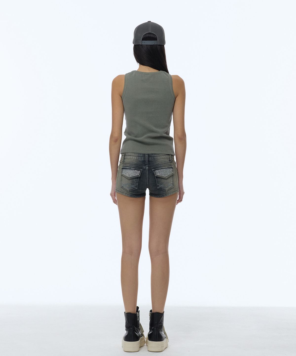 길라아카이브(GILAARCHIVE) STUD PATCH LOGO DYED SLEEVELESS_KHAKI