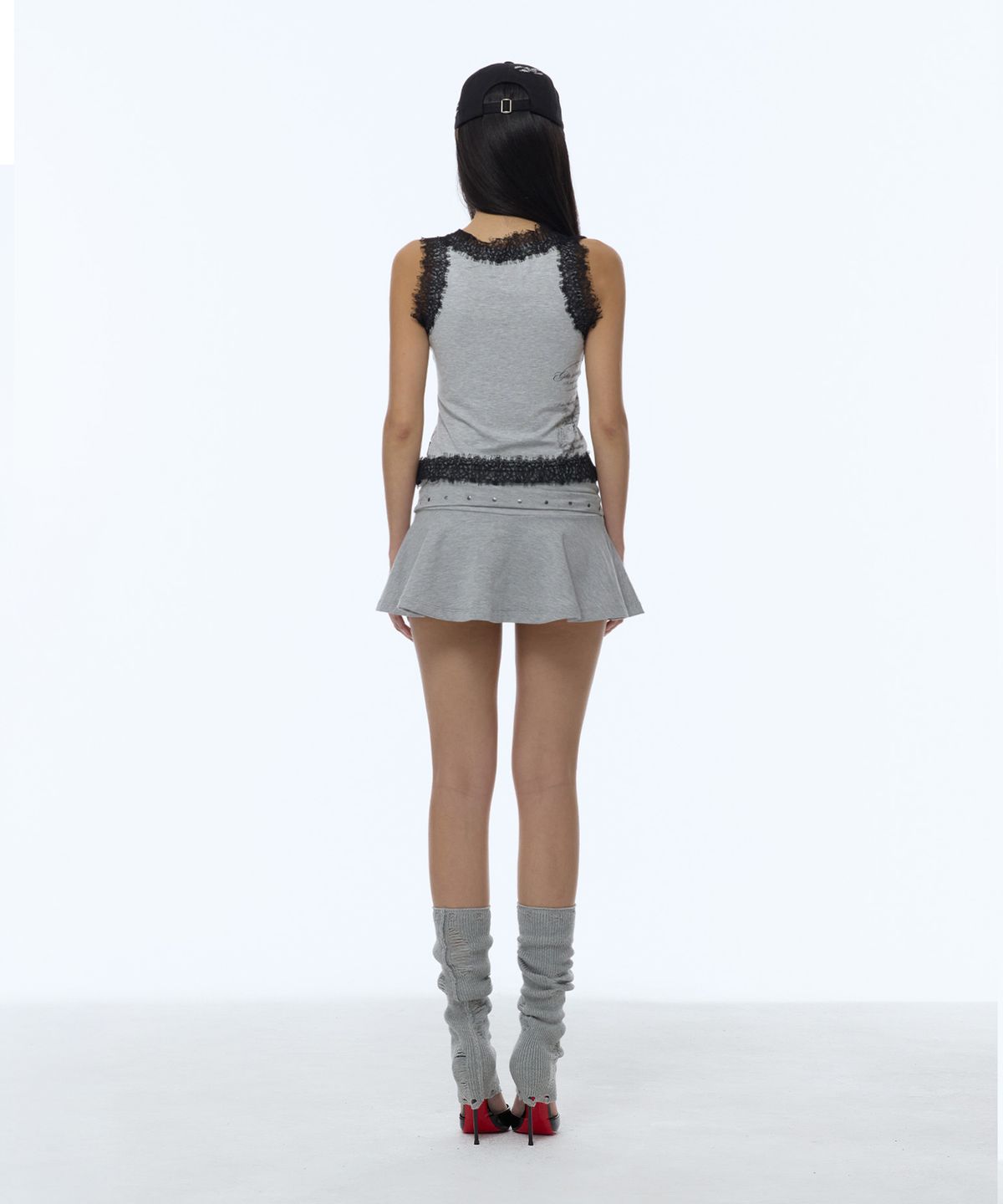 길라아카이브(GILAARCHIVE) LACE BLUR GRAPHIC SLEEVELESS_GREY