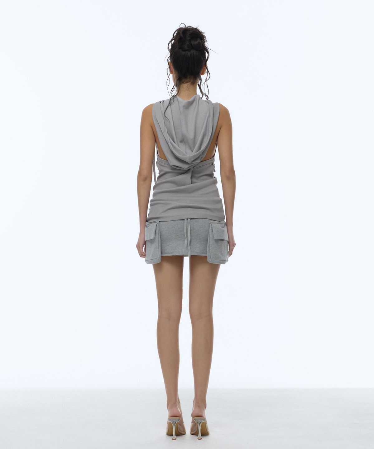 길라아카이브(GILAARCHIVE) BACKLESS COWL HOOD SLEEVELESS_BEIGE