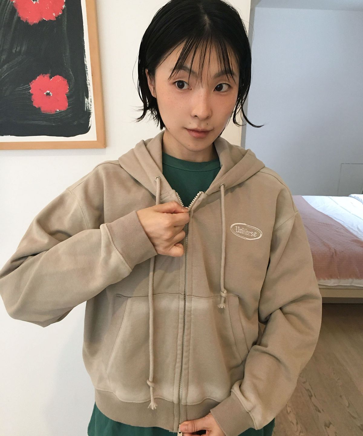 유니버스 가먼트(UNIVERSE GARMENT) 스프레이 후드 집업_BEIGE
