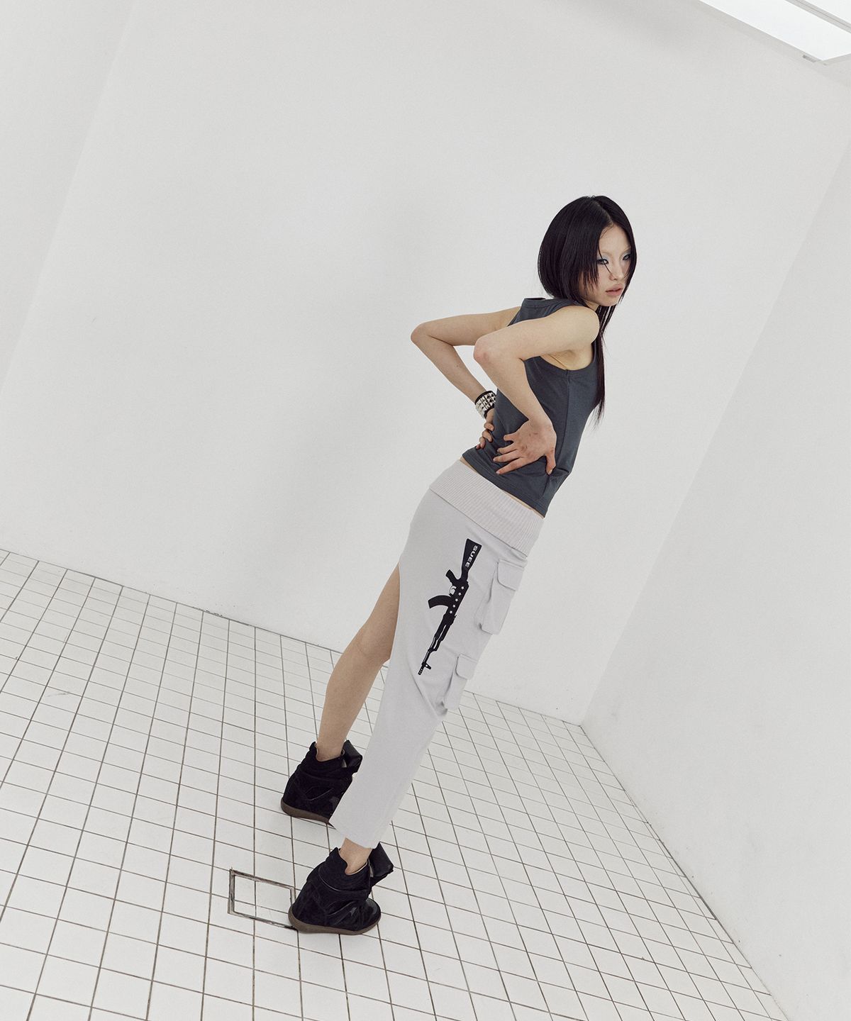 셋업이엑스이(SETUP-EXE) RIFLE CARGO SKIRT / GRAY