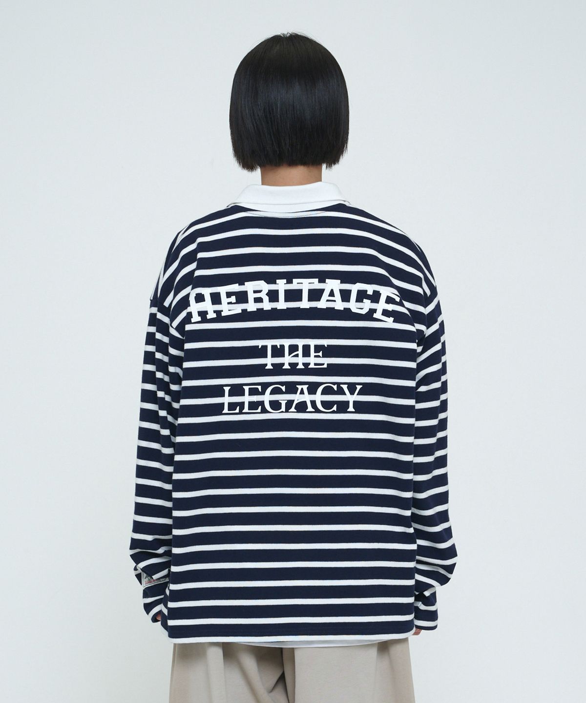 유니버스 가먼트(UNIVERSE GARMENT) 스트라이프 럭비 카라 티셔츠_NAVY