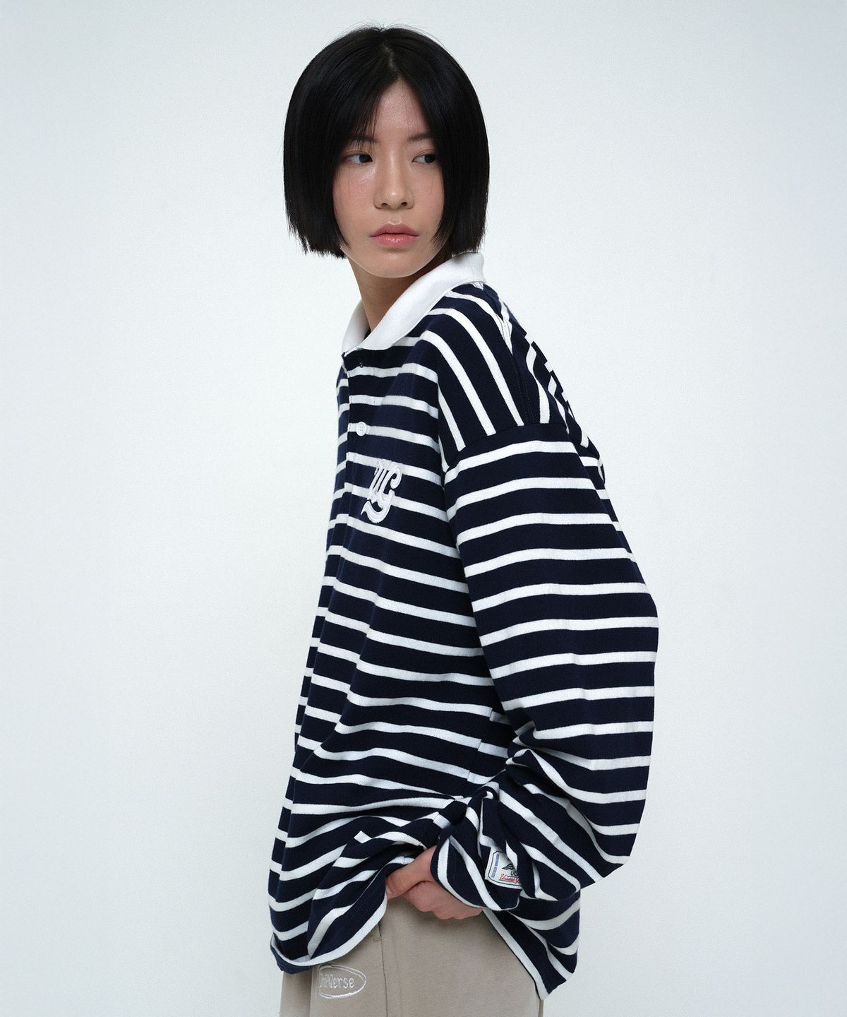 유니버스 가먼트(UNIVERSE GARMENT) 스트라이프 럭비 카라 티셔츠_NAVY