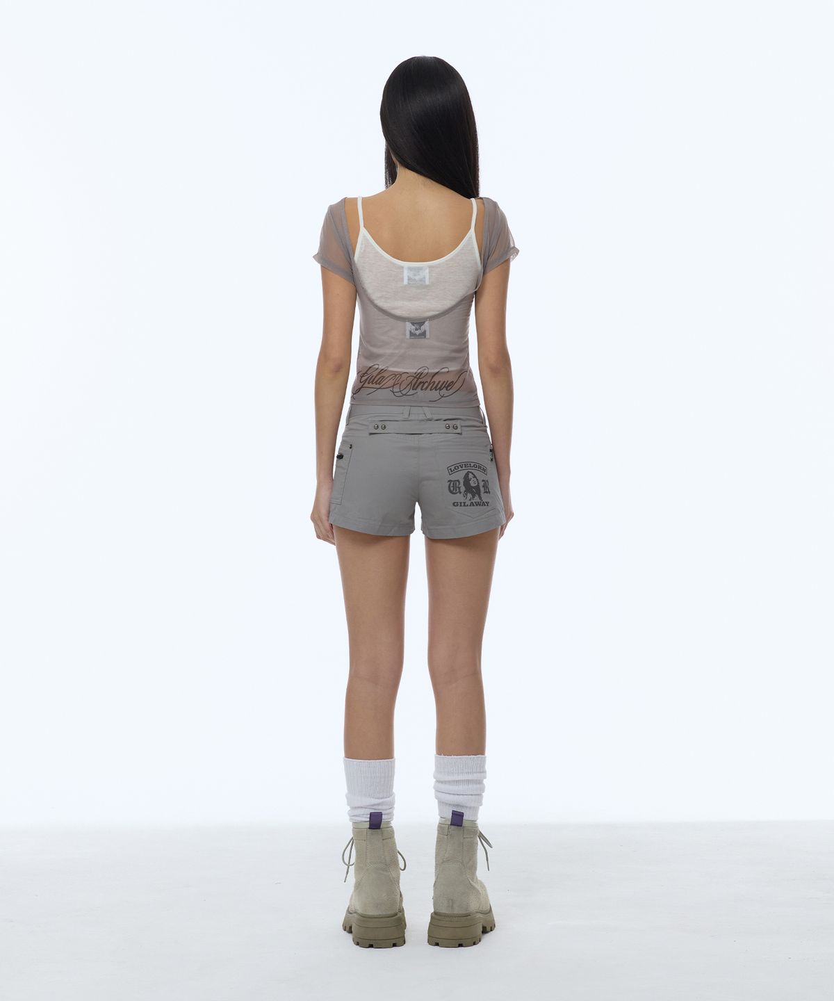 길라아카이브(GILAARCHIVE) LETTERING LOGO BACKLESS SHEER CROP TOP_GREY