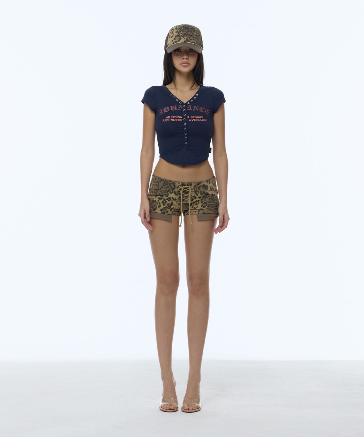길라아카이브(GILAARCHIVE) LETTERING BUTTON CROP T-SHIRTS_NAVY
