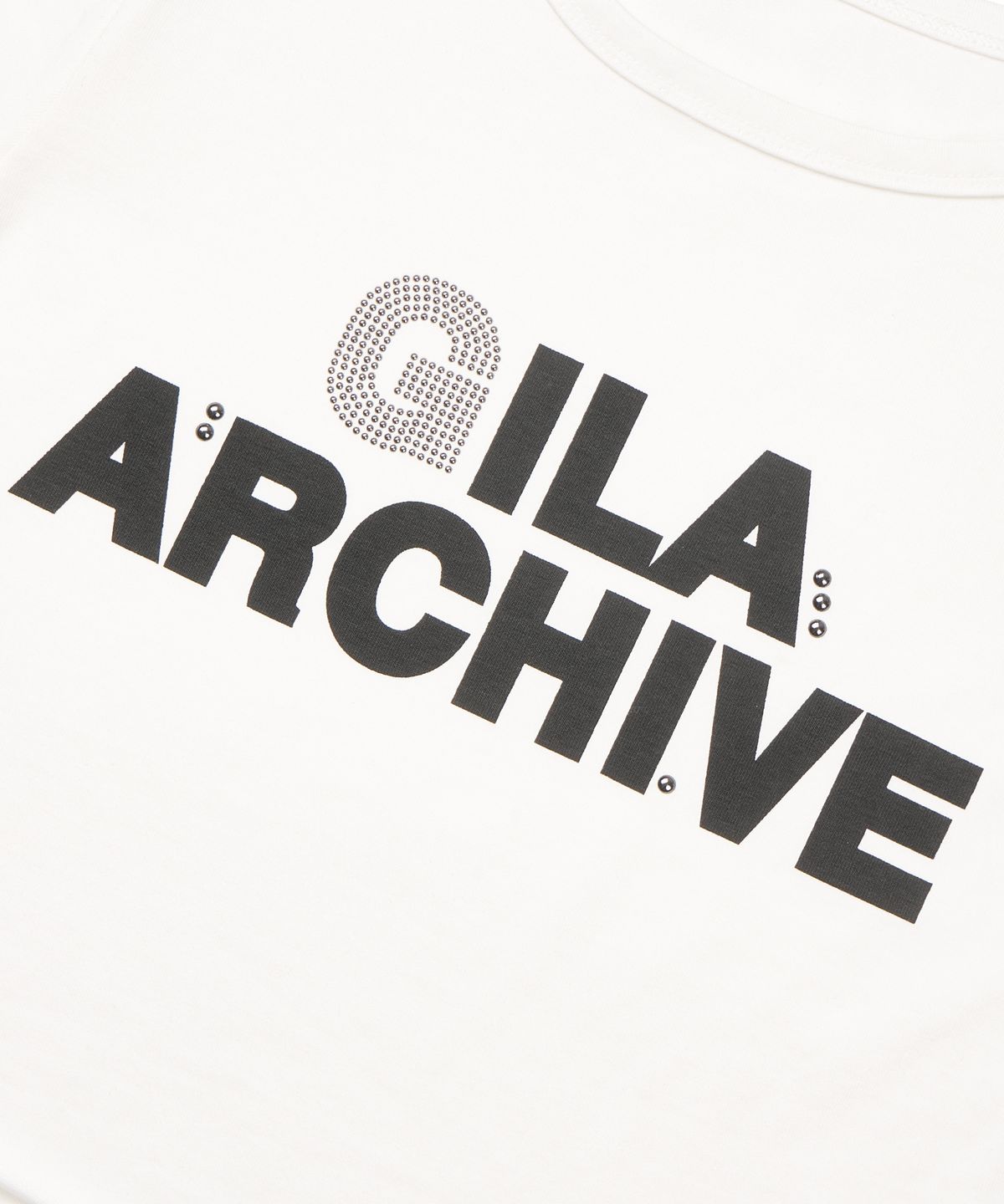길라아카이브(GILAARCHIVE) SCRATCHED BOLD LOGO CROP T-SHIRTS_WHITE