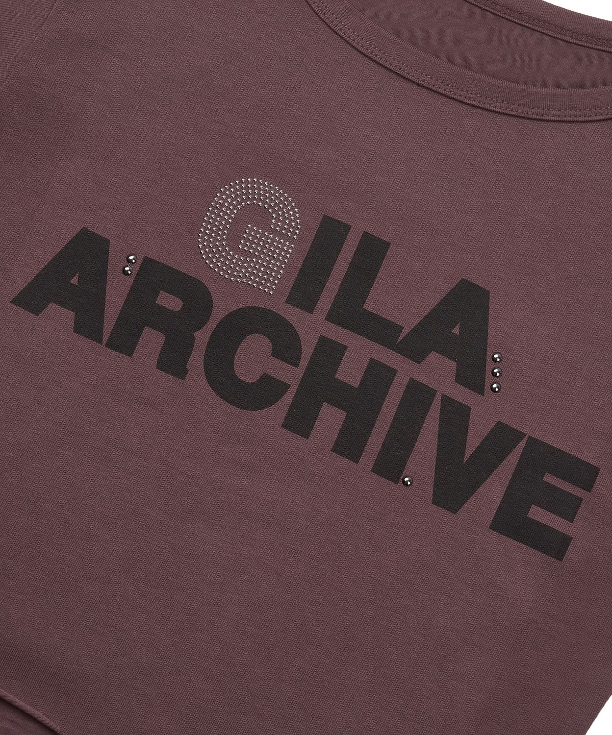길라아카이브(GILAARCHIVE) SCRATCHED BOLD LOGO CROP T-SHIRTS_BROWN