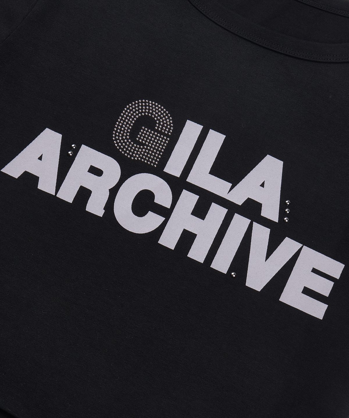 길라아카이브(GILAARCHIVE) SCRATCHED BOLD LOGO CROP T-SHIRTS_BLACK
