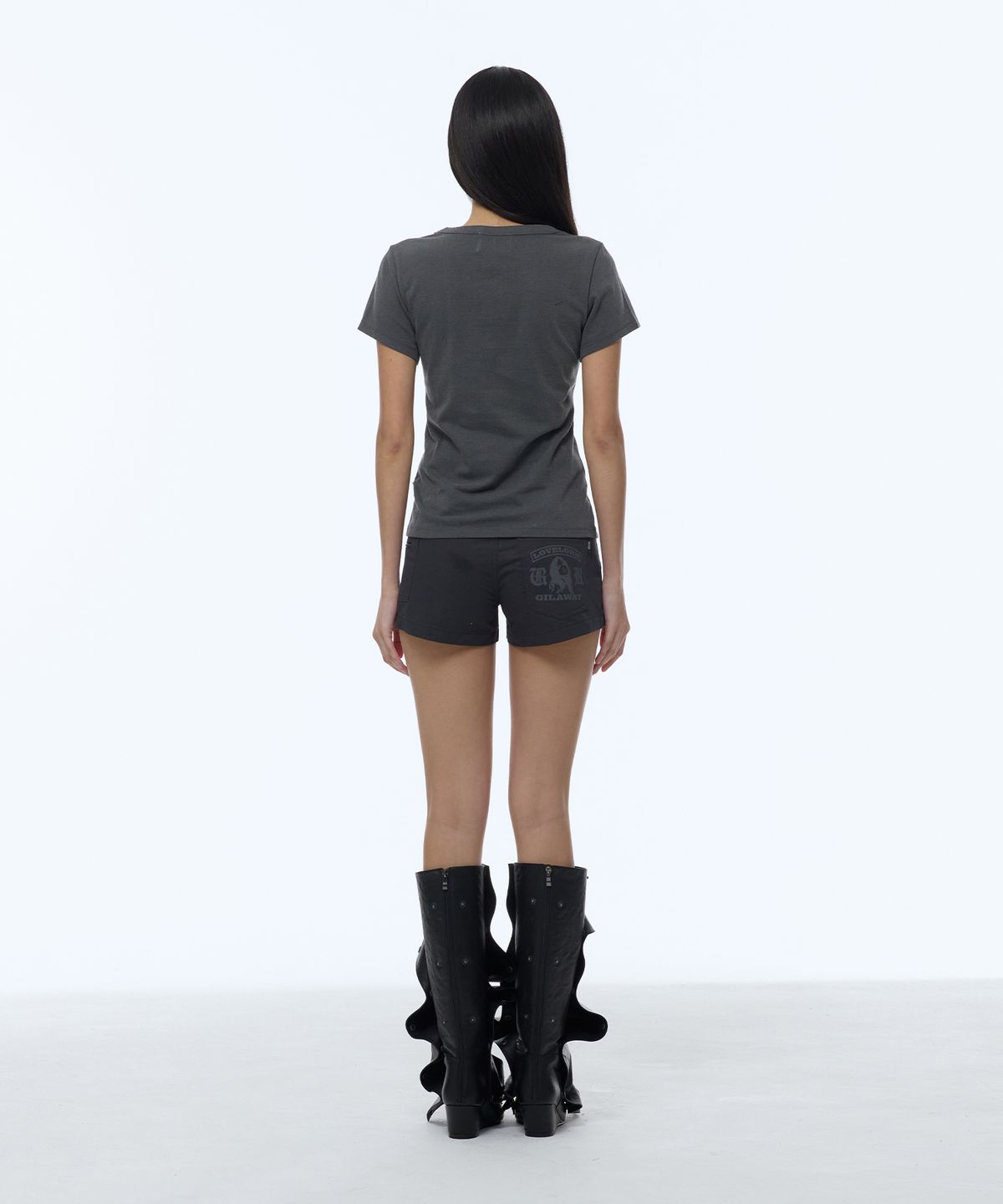 길라아카이브(GILAARCHIVE) DANGER GIRL CROP T-SHIRTS_CHARCOAL