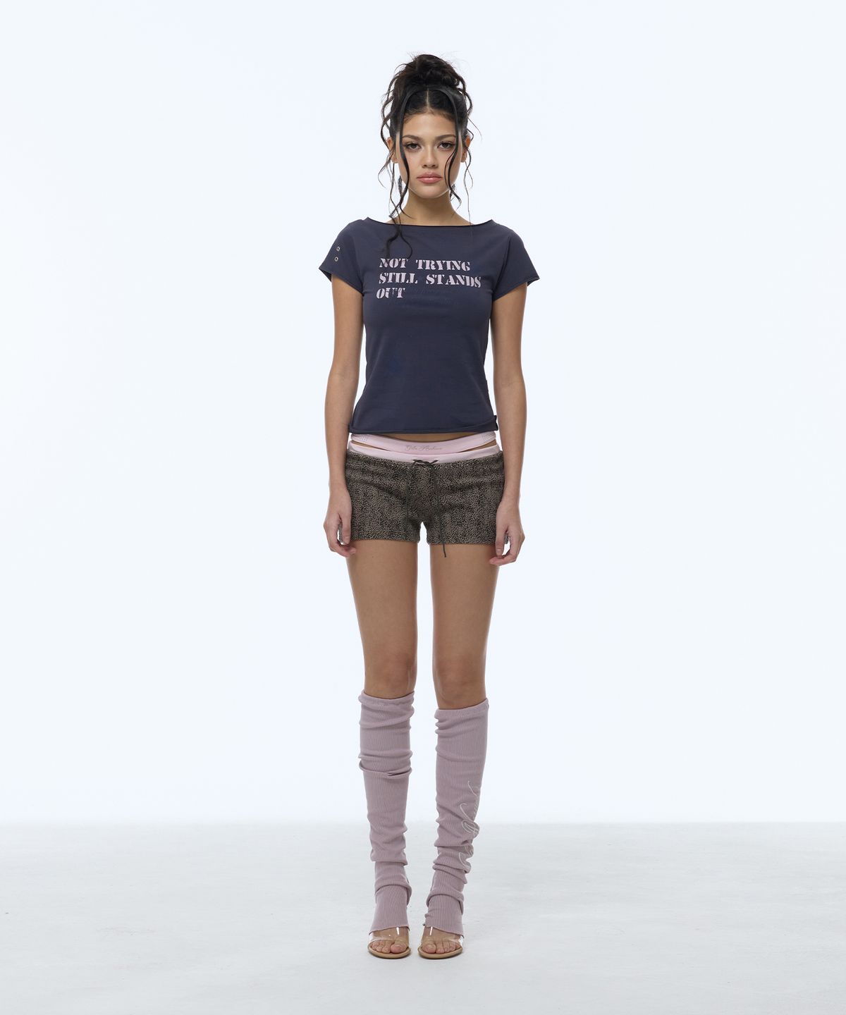 길라아카이브(GILAARCHIVE) SLOGAN BOAT NECK T-SHIRTS_NAVY