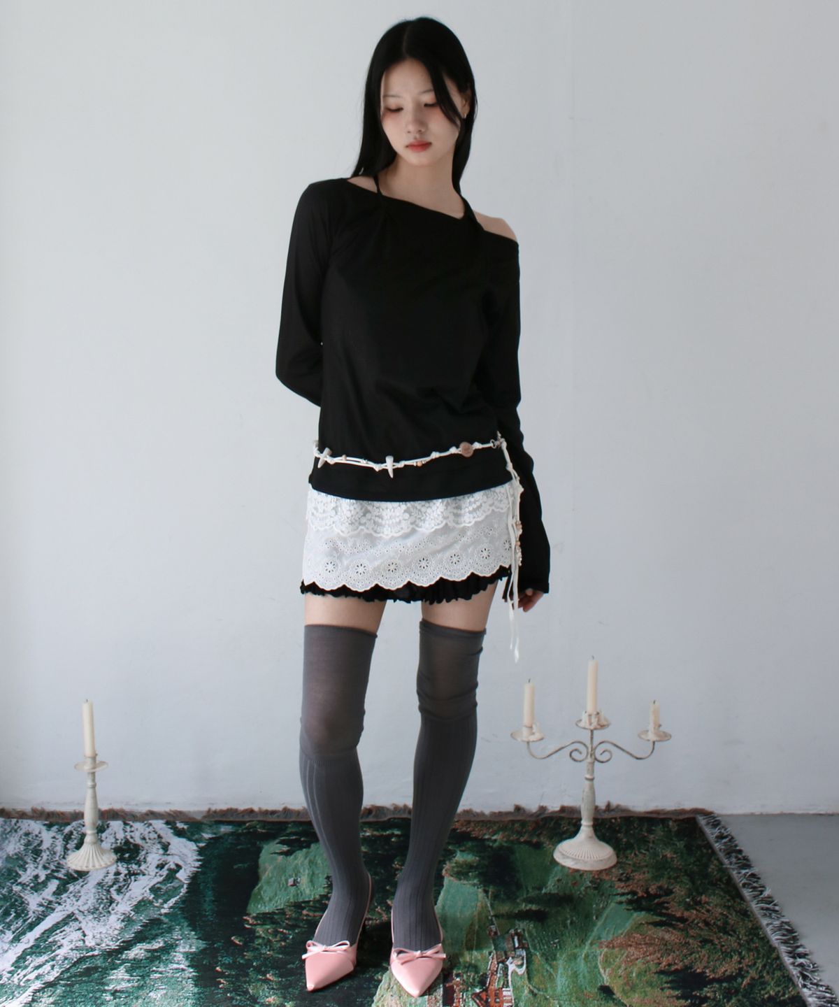 루바티(RUBATI) 밀라 더블넥 레이어드 홀터 롱 슬리브 티셔츠_블랙