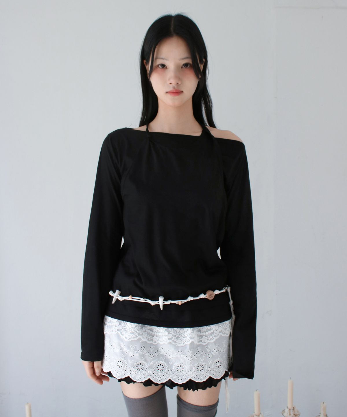 루바티(RUBATI) 밀라 더블넥 레이어드 홀터 롱 슬리브 티셔츠_블랙